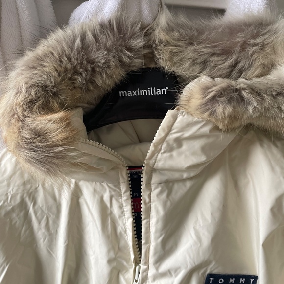 New Tommy Hilfiger down jacket originally $445 now $56 - Picture 4 of 8